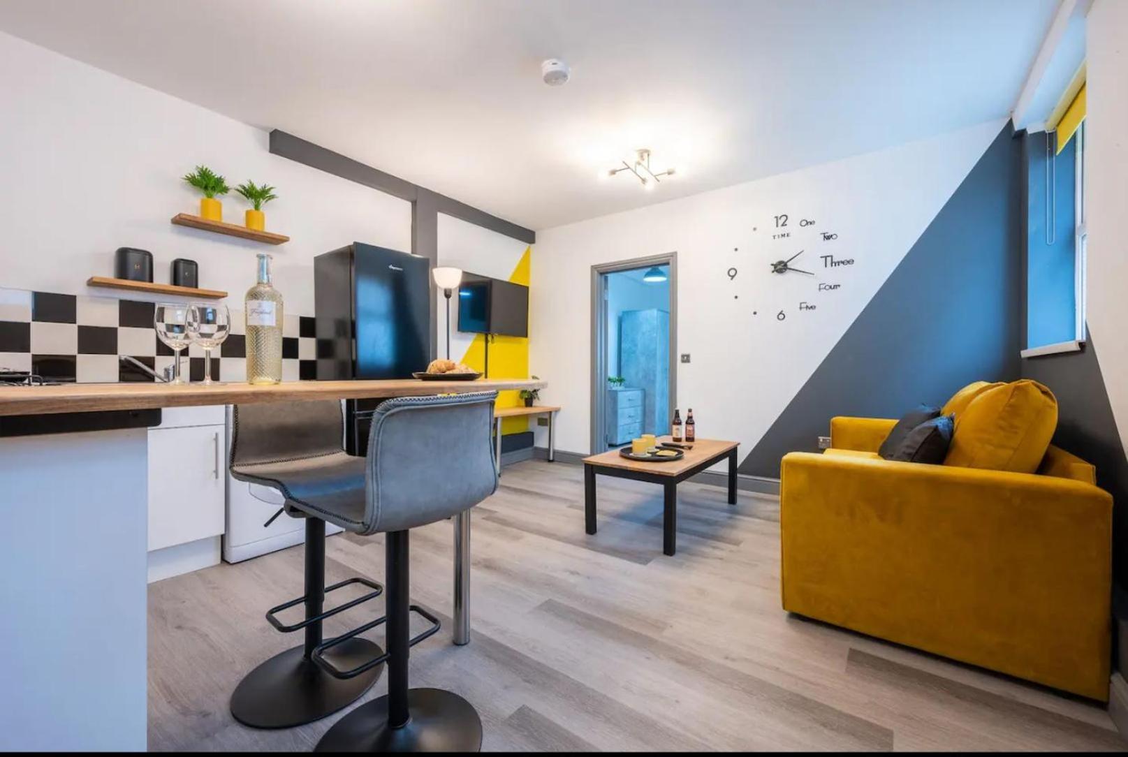 Stunning One Bedroom Apartments Near Shops & Central 卡迪夫 外观 照片