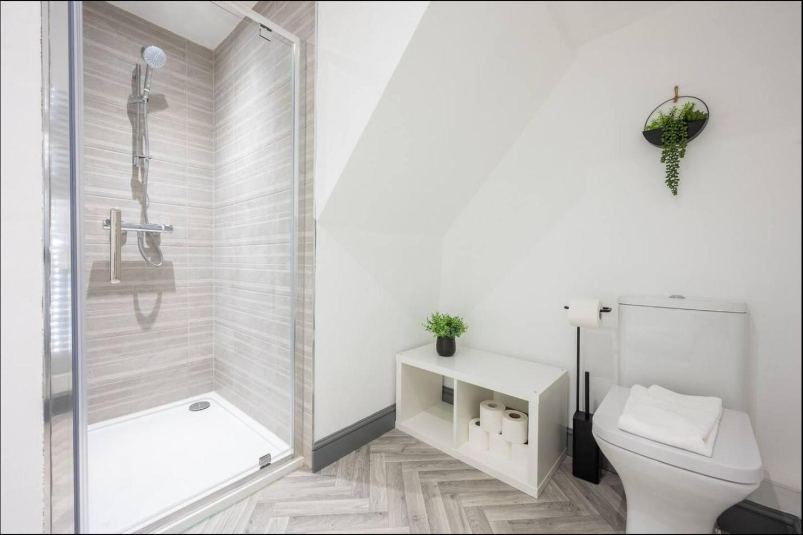 Stunning One Bedroom Apartments Near Shops & Central 卡迪夫 外观 照片
