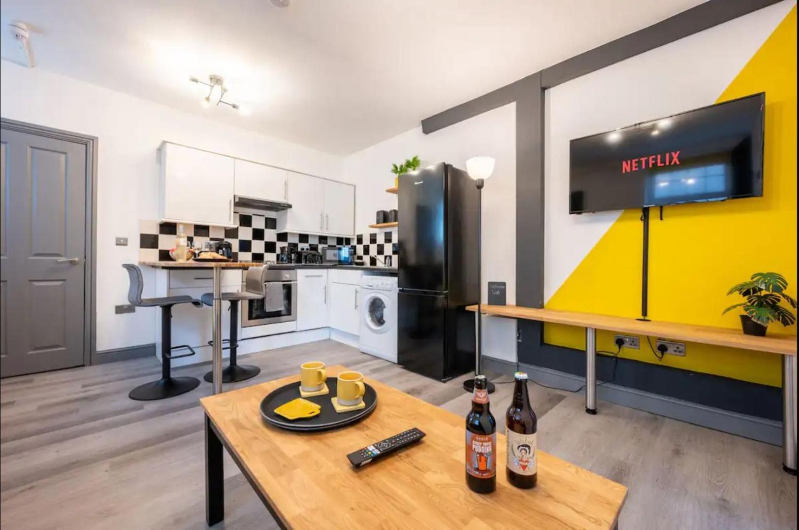 Stunning One Bedroom Apartments Near Shops & Central 卡迪夫 外观 照片
