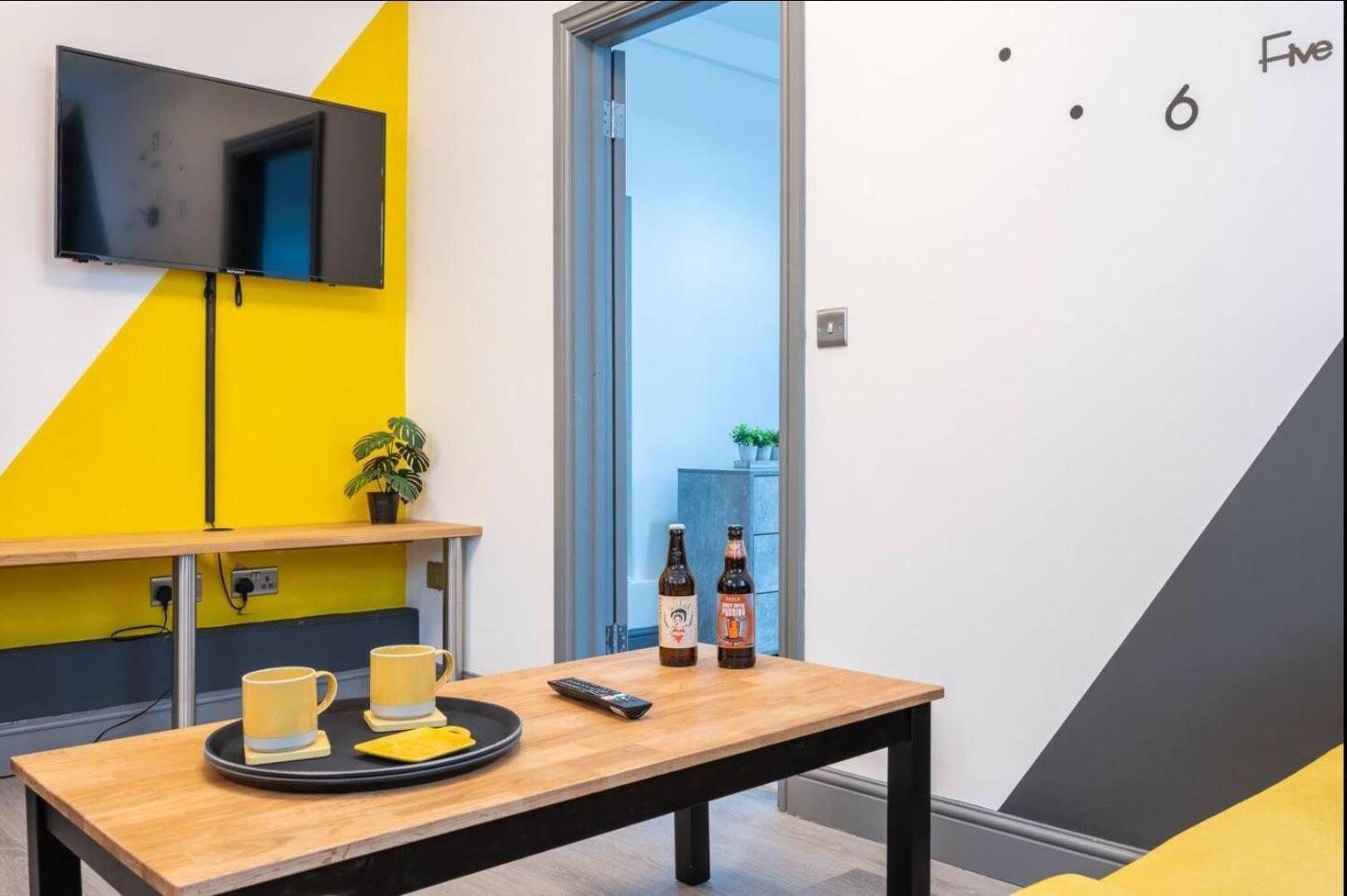 Stunning One Bedroom Apartments Near Shops & Central 卡迪夫 外观 照片